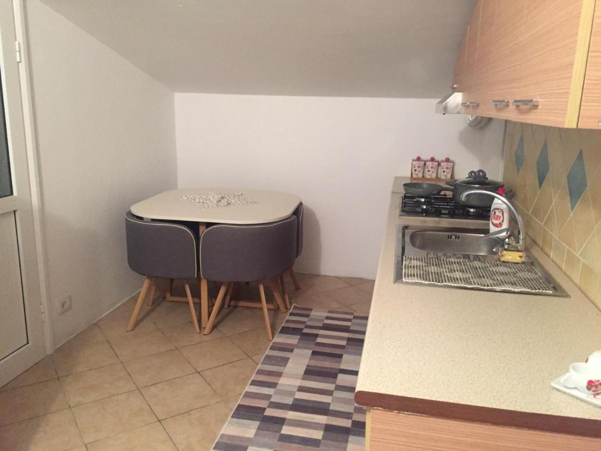 Vlorë Iljazi'S Apartaments מראה חיצוני תמונה