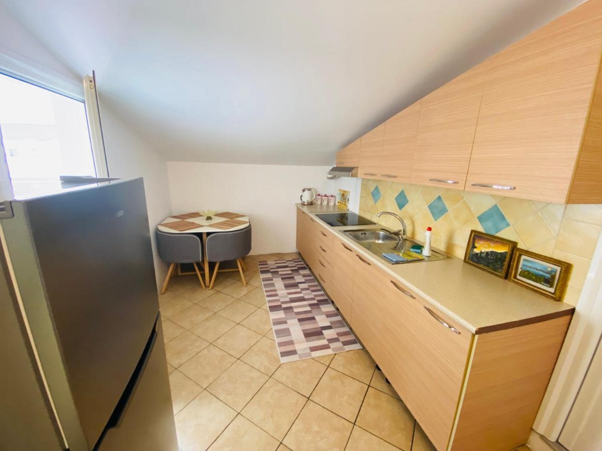 Vlorë Iljazi'S Apartaments מראה חיצוני תמונה