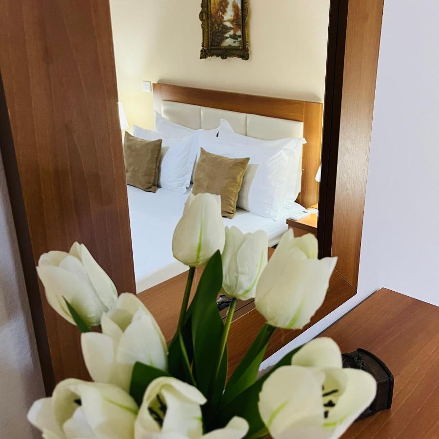 Vlorë Iljazi'S Apartaments מראה חיצוני תמונה