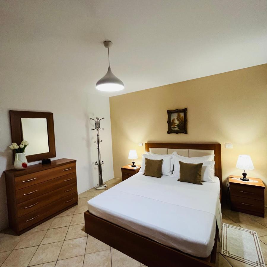 Vlorë Iljazi'S Apartaments מראה חיצוני תמונה