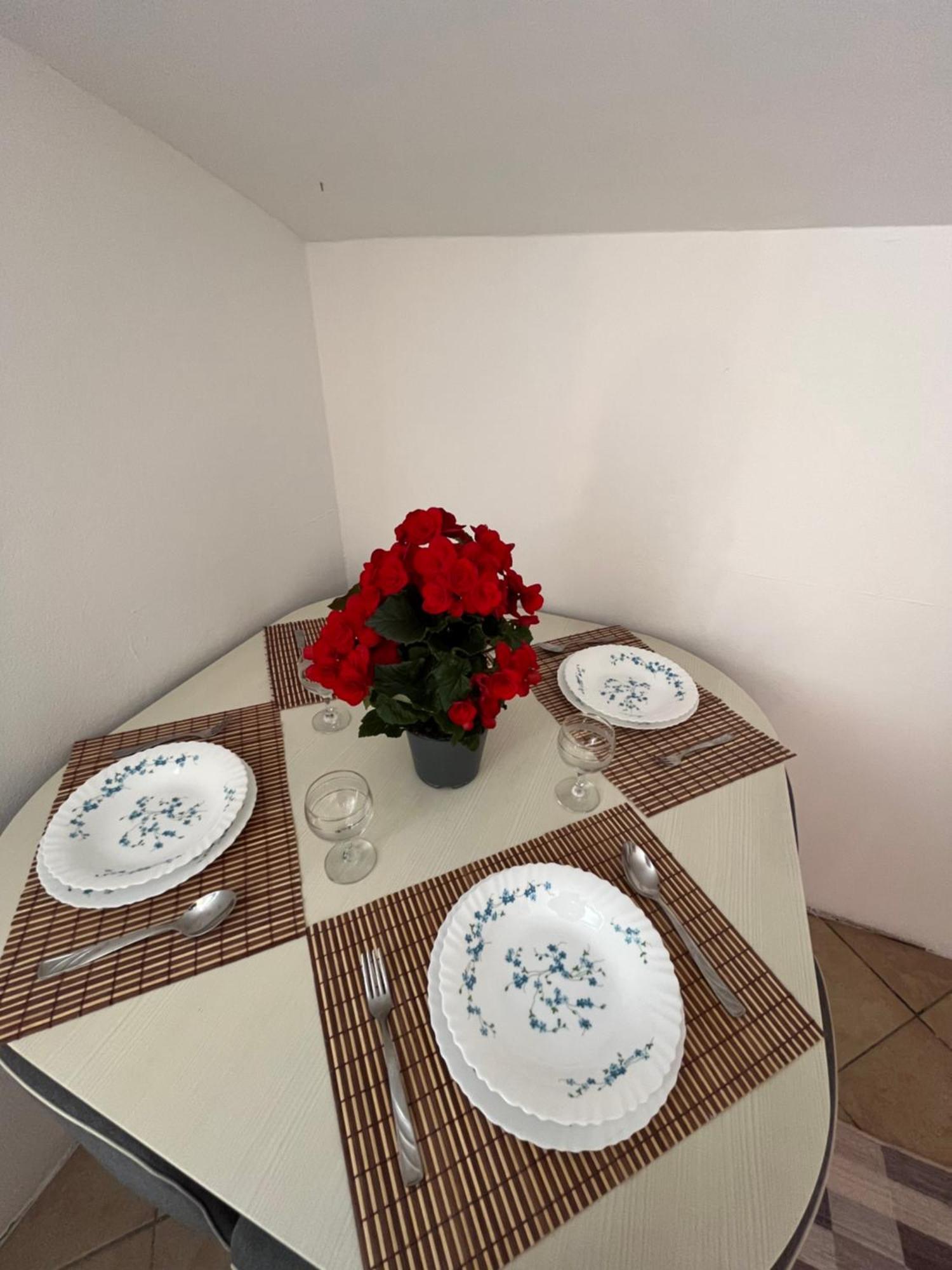 Vlorë Iljazi'S Apartaments מראה חיצוני תמונה