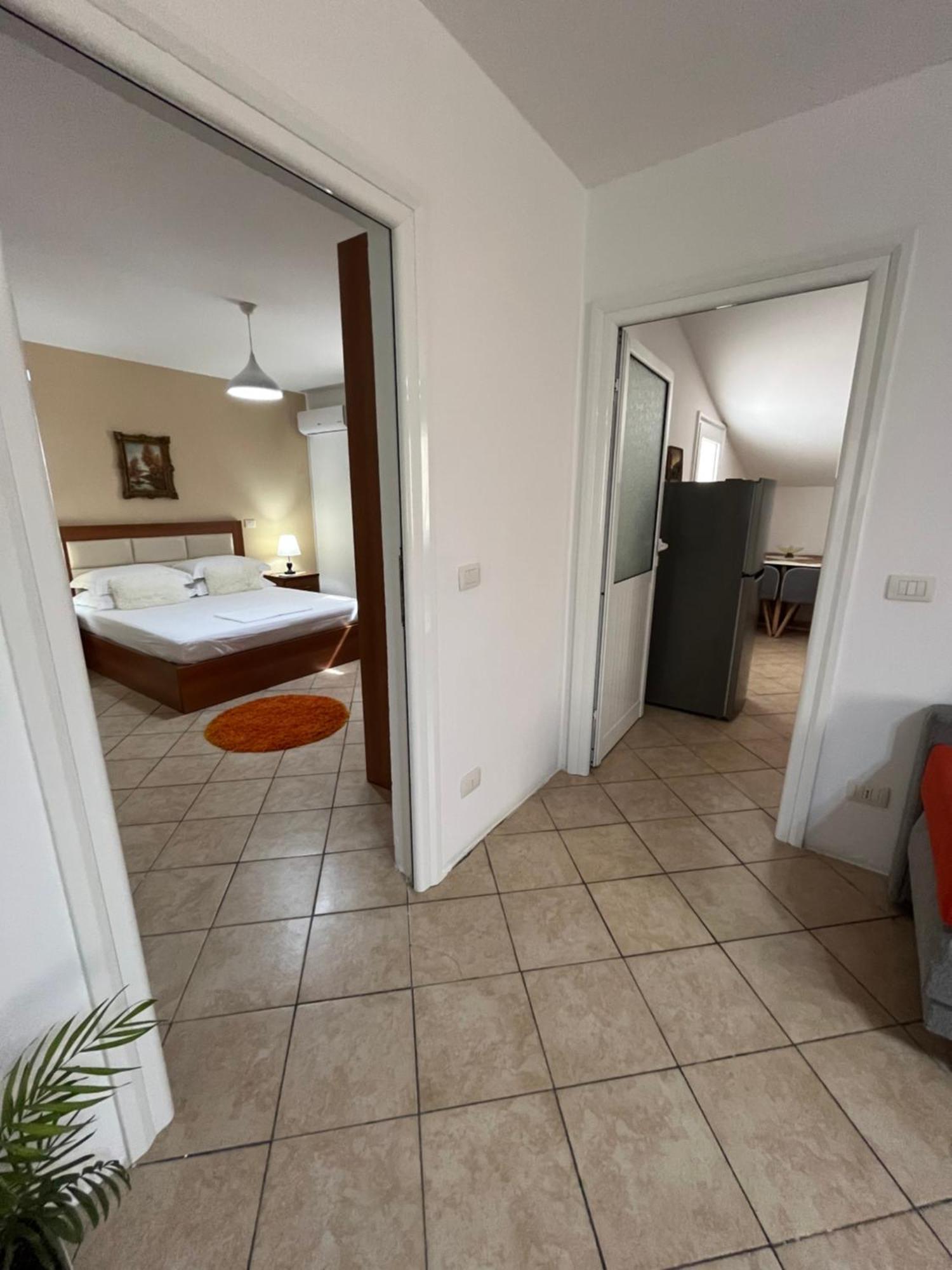 Vlorë Iljazi'S Apartaments מראה חיצוני תמונה
