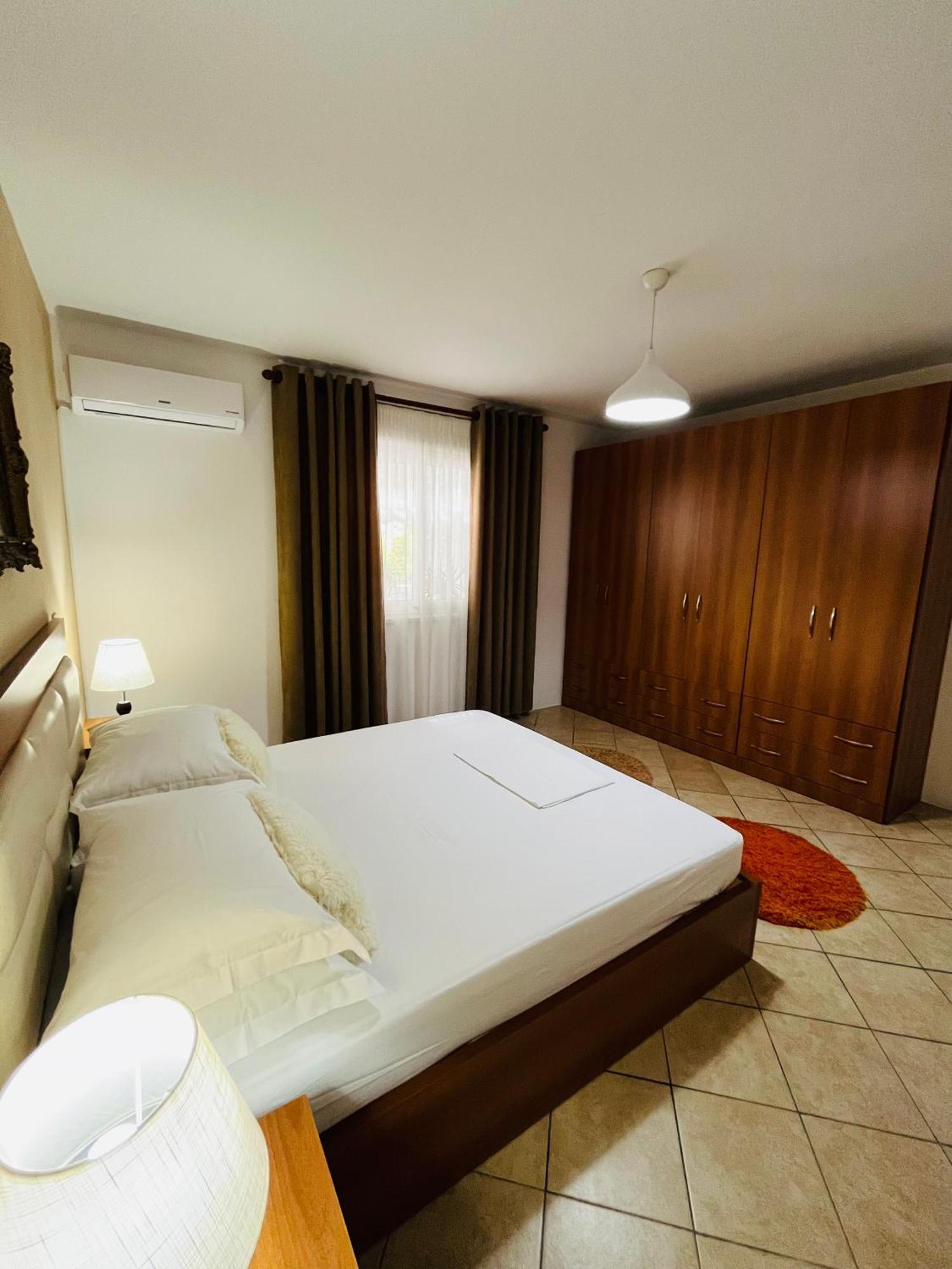 Vlorë Iljazi'S Apartaments מראה חיצוני תמונה