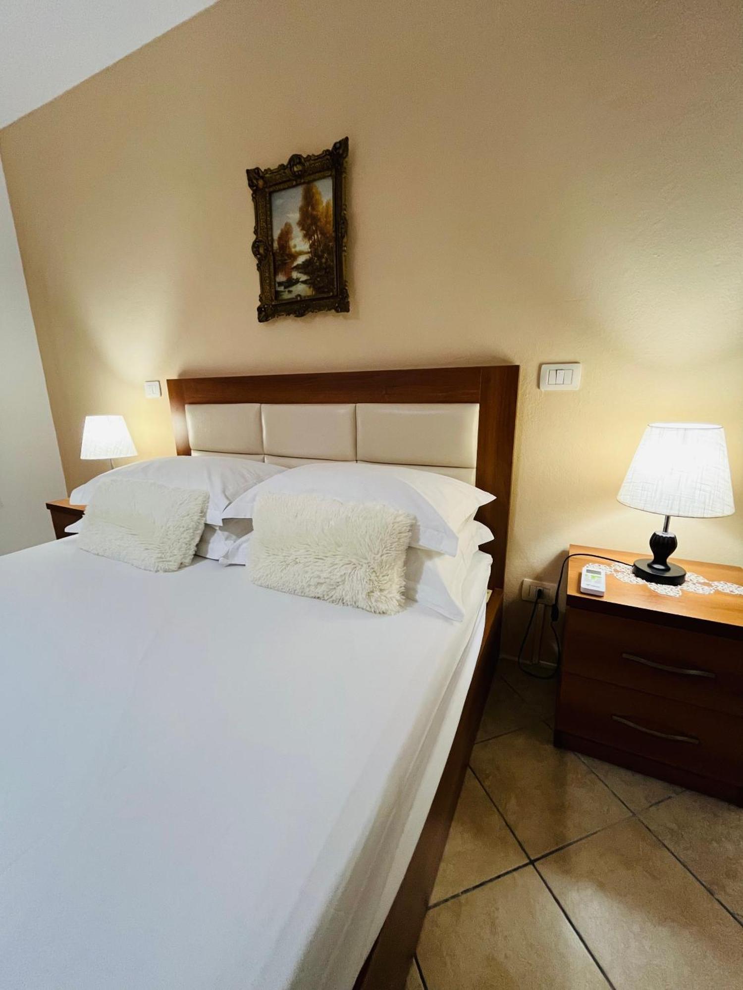 Vlorë Iljazi'S Apartaments מראה חיצוני תמונה