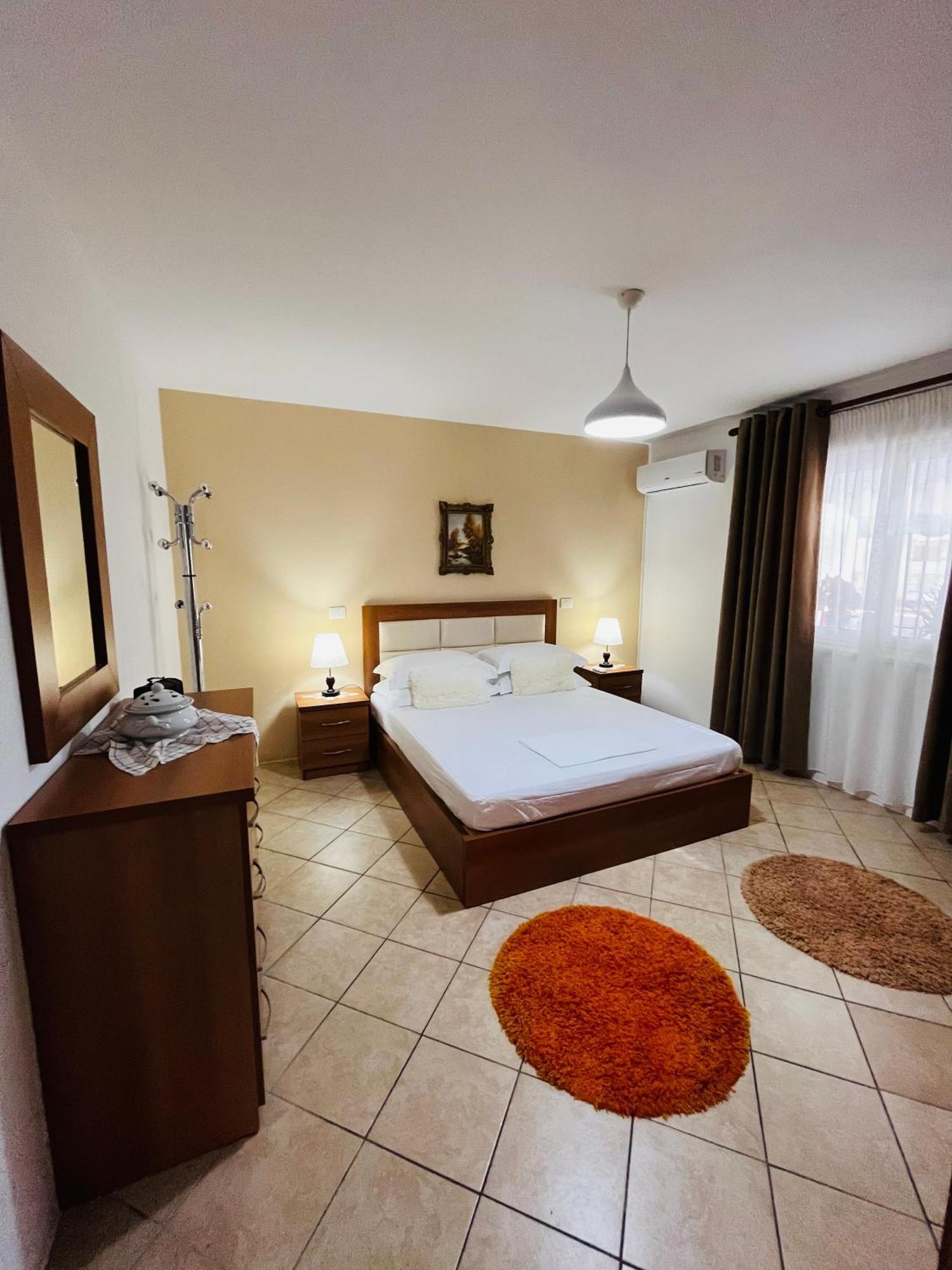 Vlorë Iljazi'S Apartaments מראה חיצוני תמונה