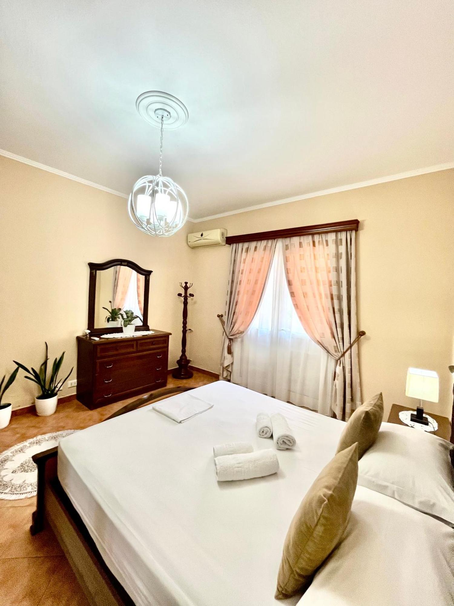 Vlorë Iljazi'S Apartaments מראה חיצוני תמונה