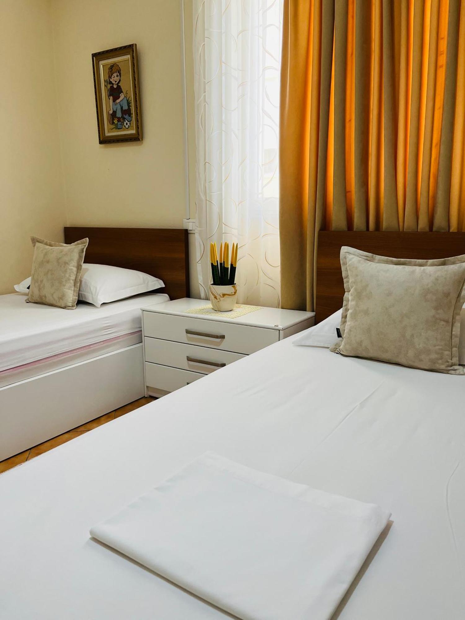 Vlorë Iljazi'S Apartaments מראה חיצוני תמונה