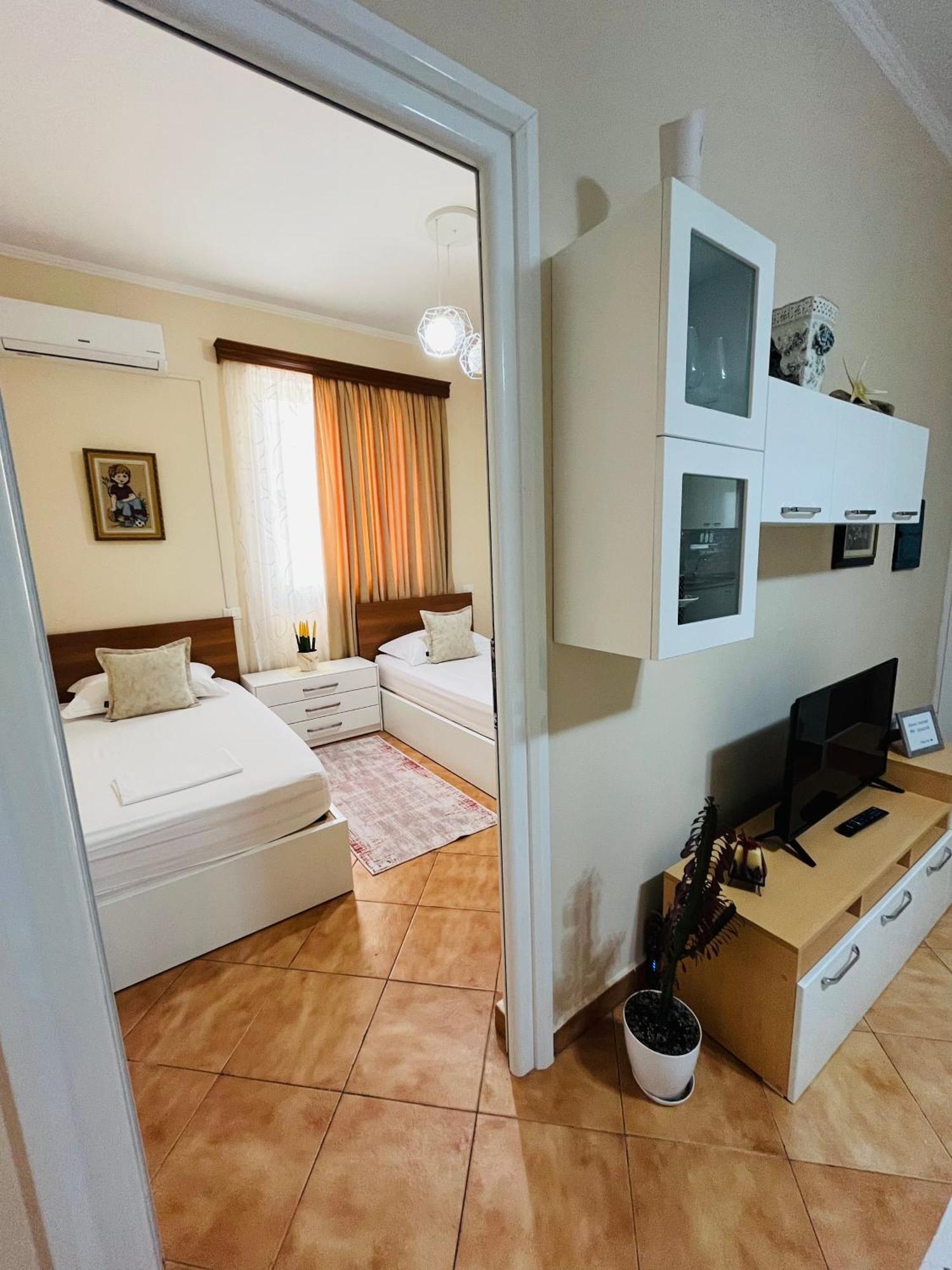 Vlorë Iljazi'S Apartaments מראה חיצוני תמונה