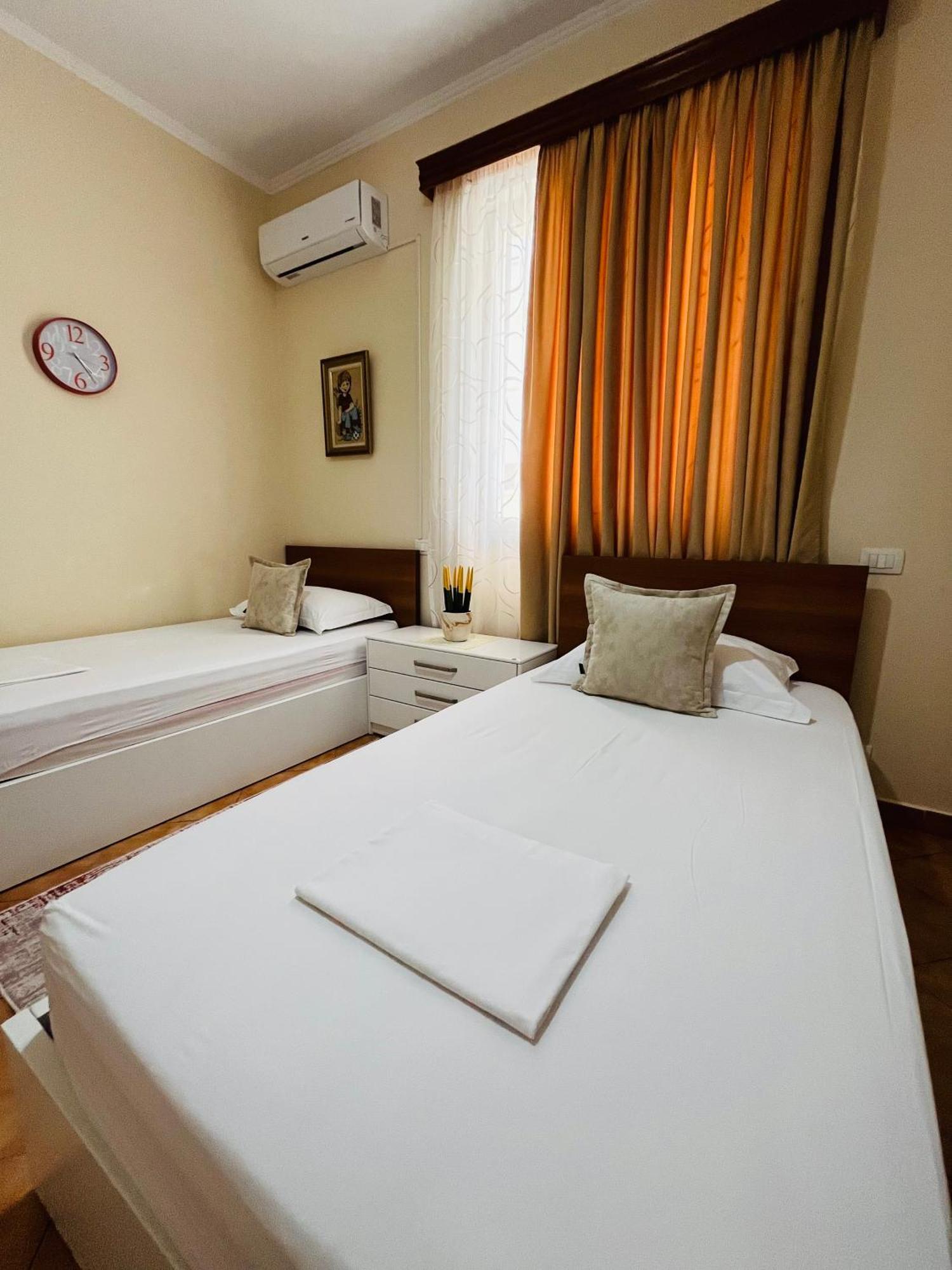 Vlorë Iljazi'S Apartaments מראה חיצוני תמונה