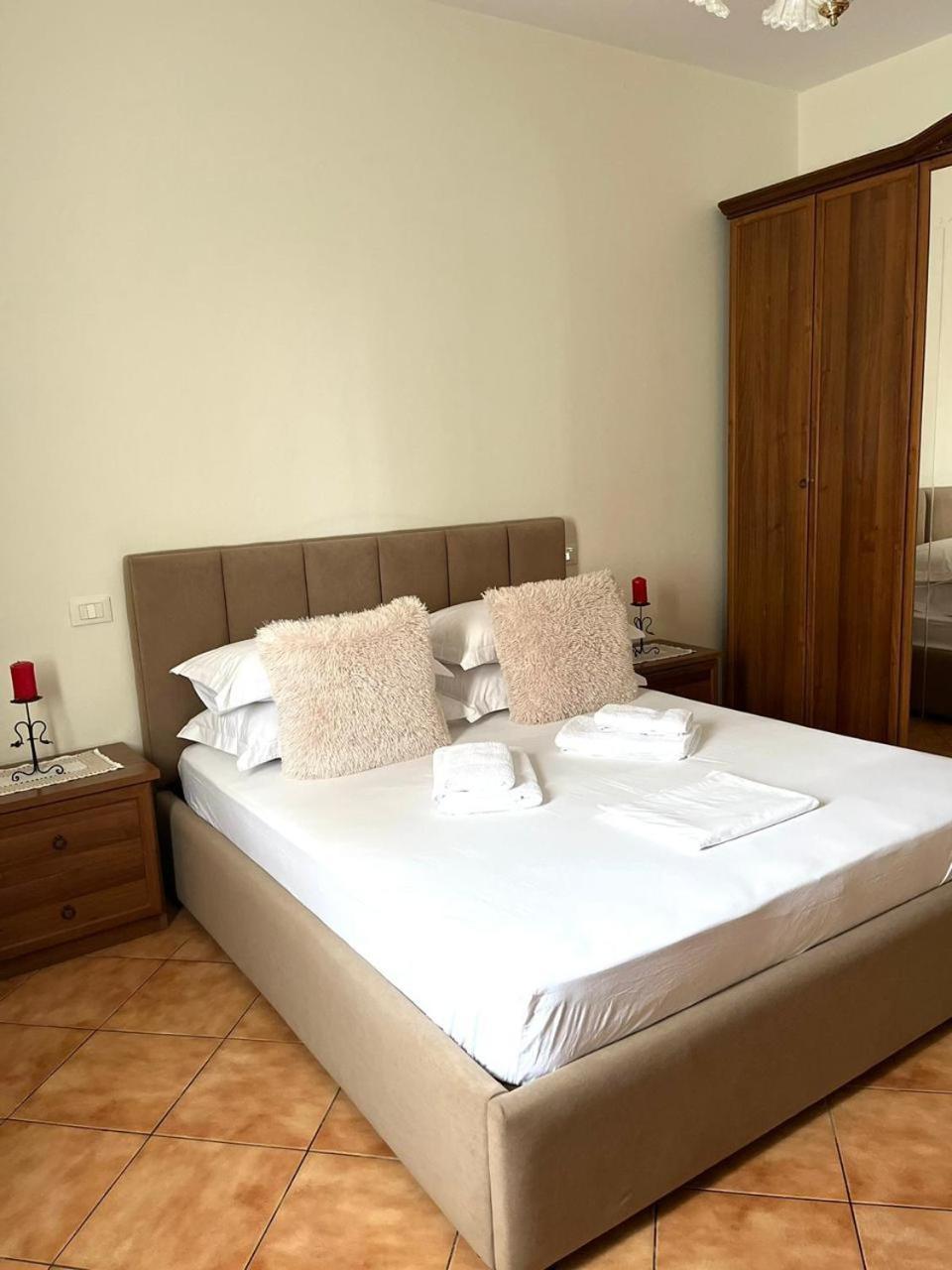 Vlorë Iljazi'S Apartaments מראה חיצוני תמונה