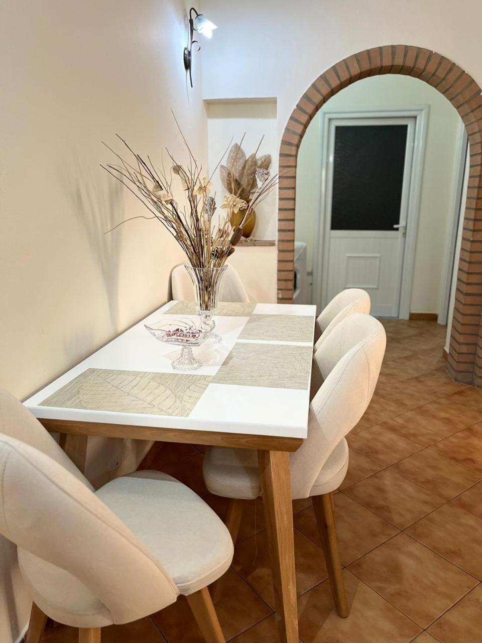 Vlorë Iljazi'S Apartaments מראה חיצוני תמונה