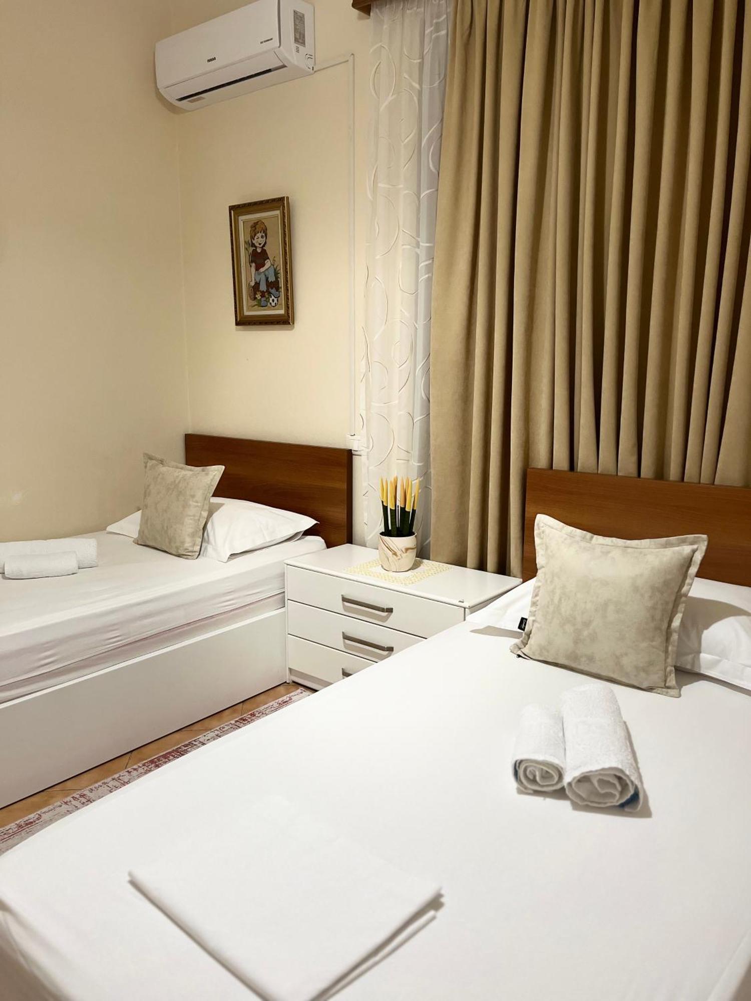 Vlorë Iljazi'S Apartaments מראה חיצוני תמונה