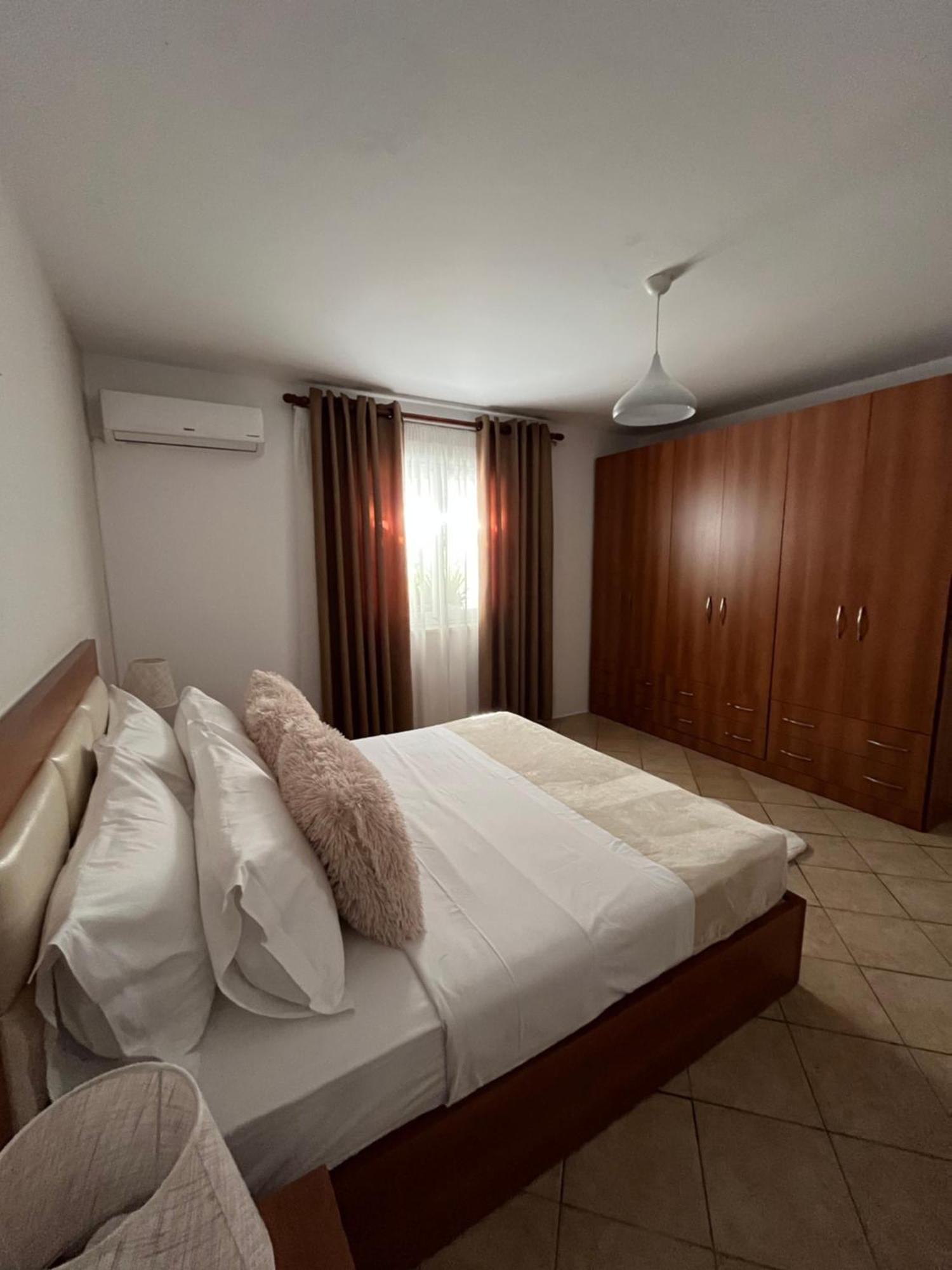 Vlorë Iljazi'S Apartaments מראה חיצוני תמונה