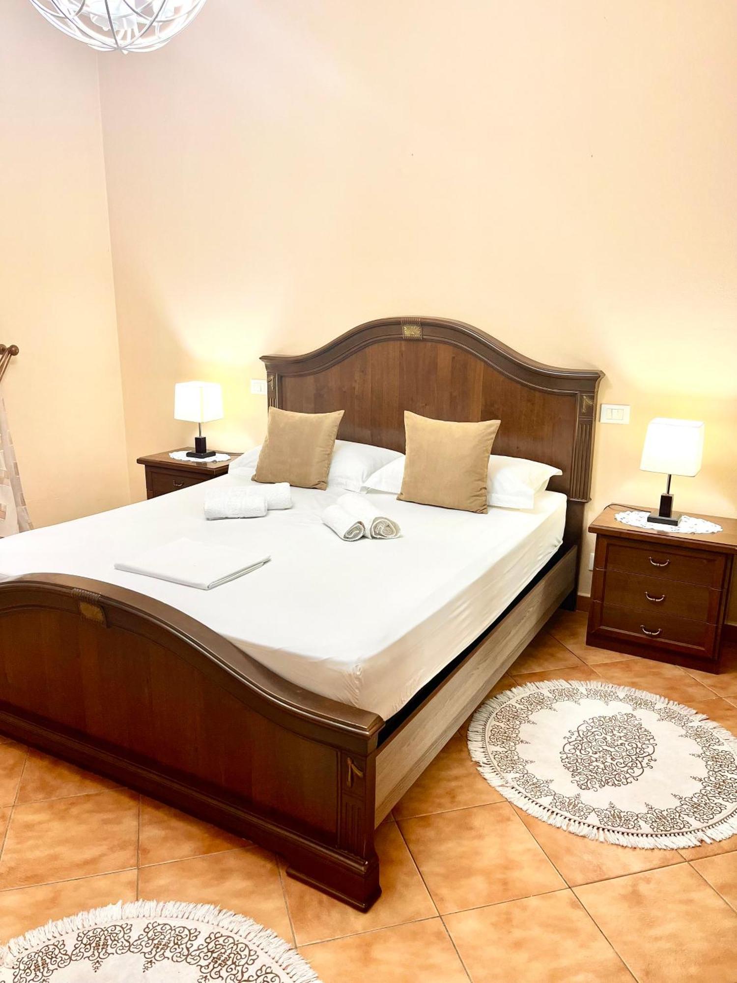Vlorë Iljazi'S Apartaments מראה חיצוני תמונה